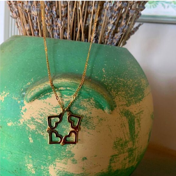 Avon Mint Motion Hearts Necklace, Stamped - Picture 4 of 5